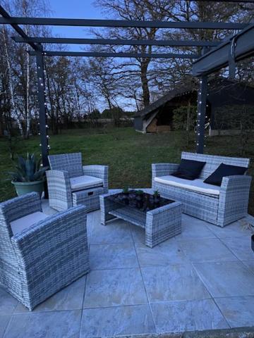 Cottage A La Campagne Avec Piscine Et Spa Ardentes Exterior foto